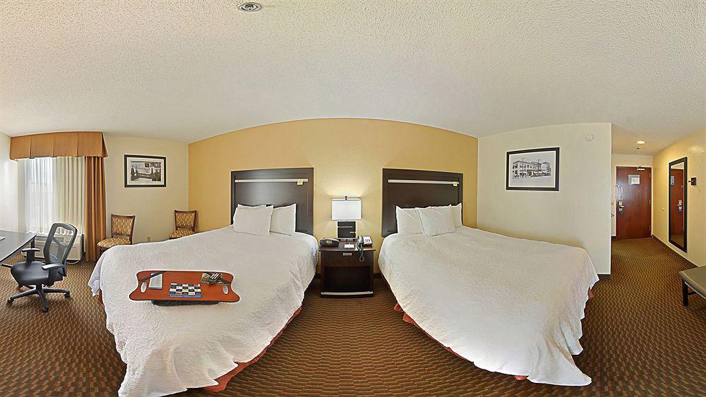 Hampton Inn Атенс Экстерьер фото