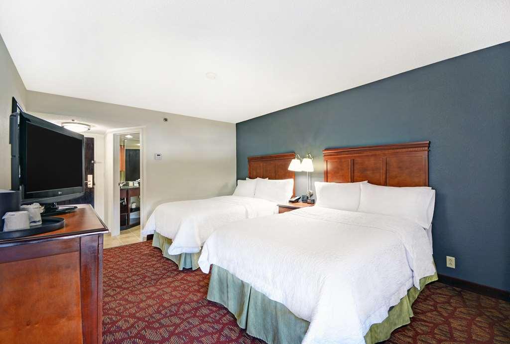 Hampton Inn Атенс Номер фото