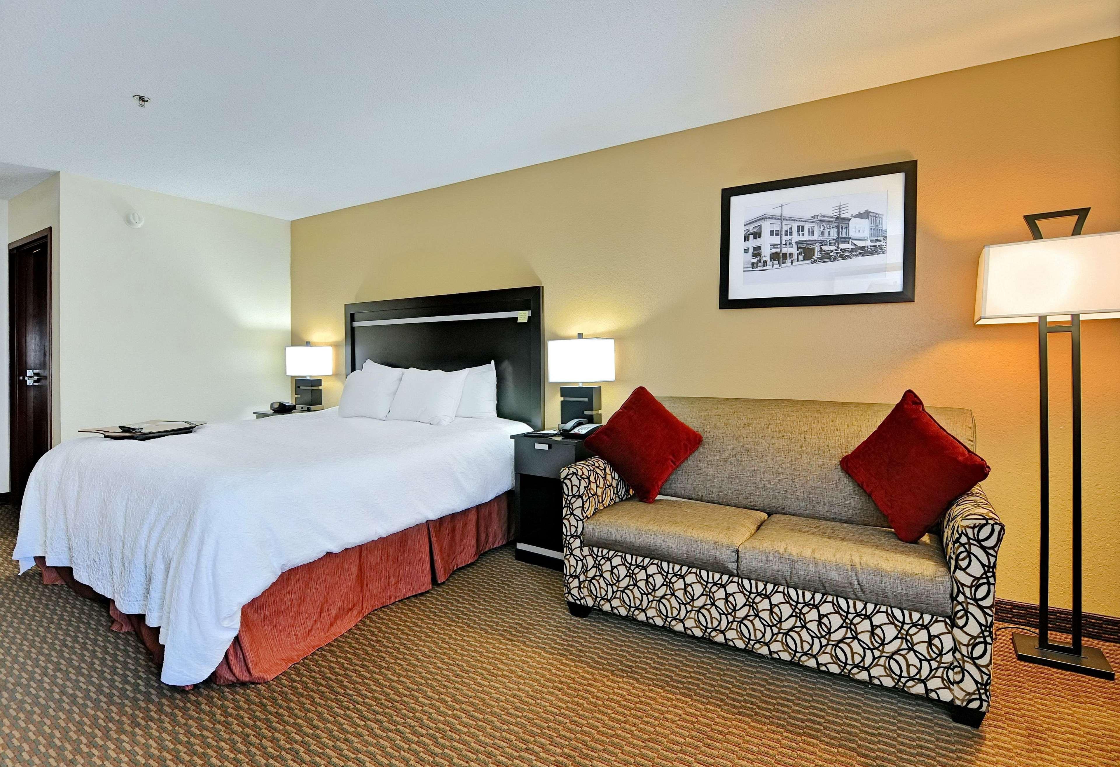 Hampton Inn Атенс Экстерьер фото