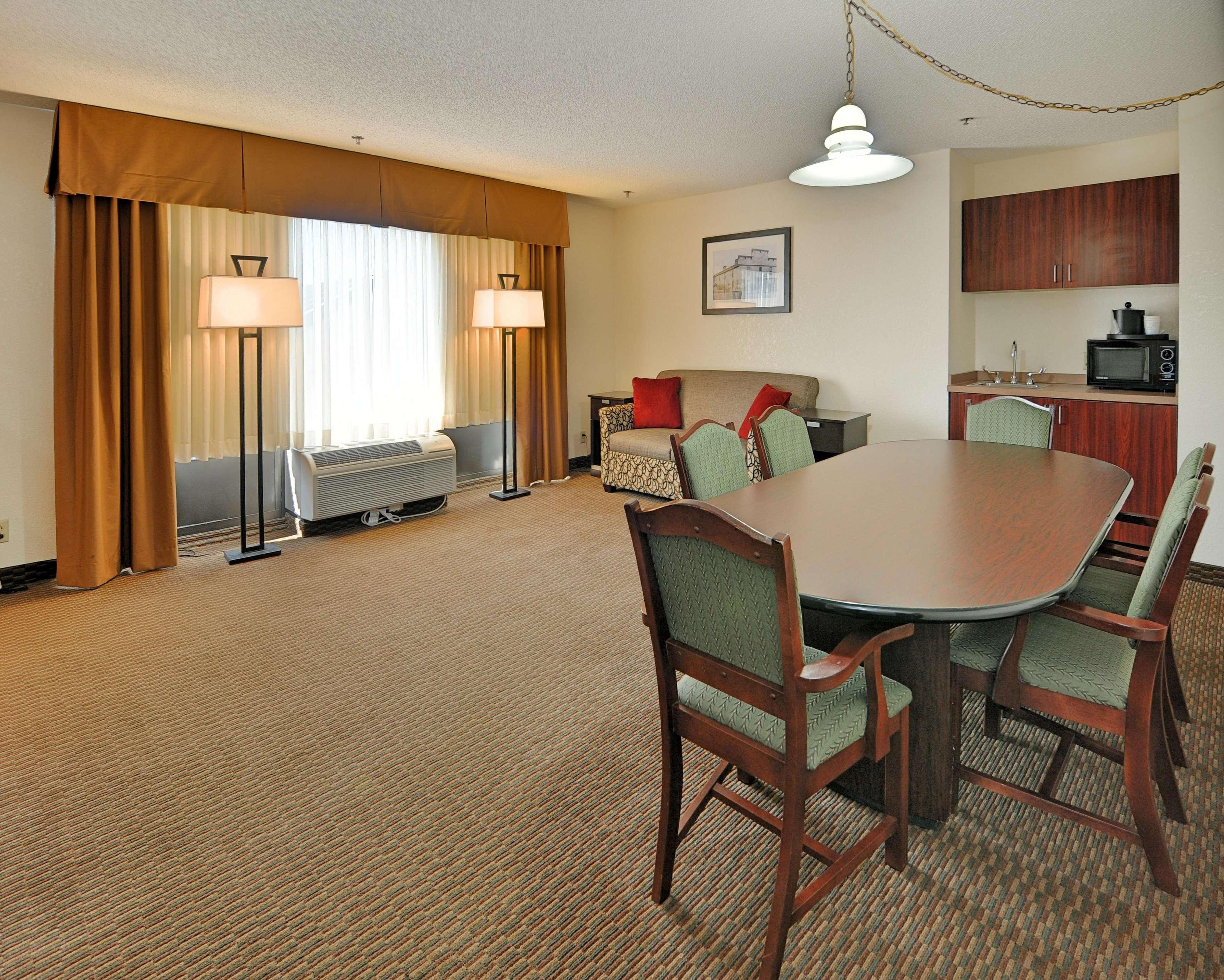 Hampton Inn Атенс Экстерьер фото