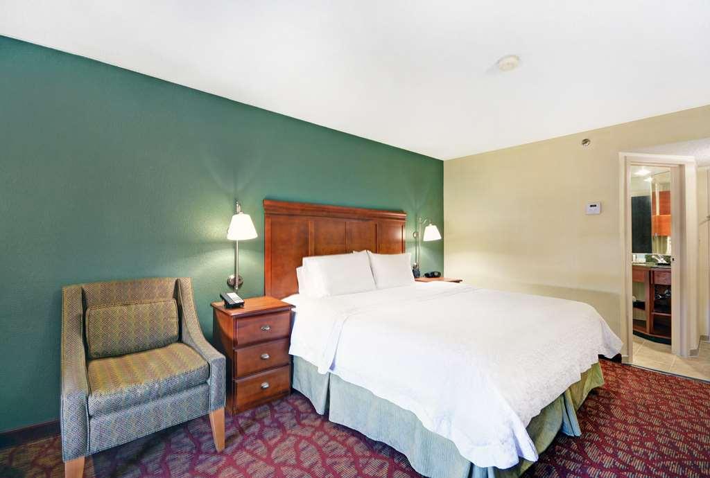 Hampton Inn Атенс Номер фото