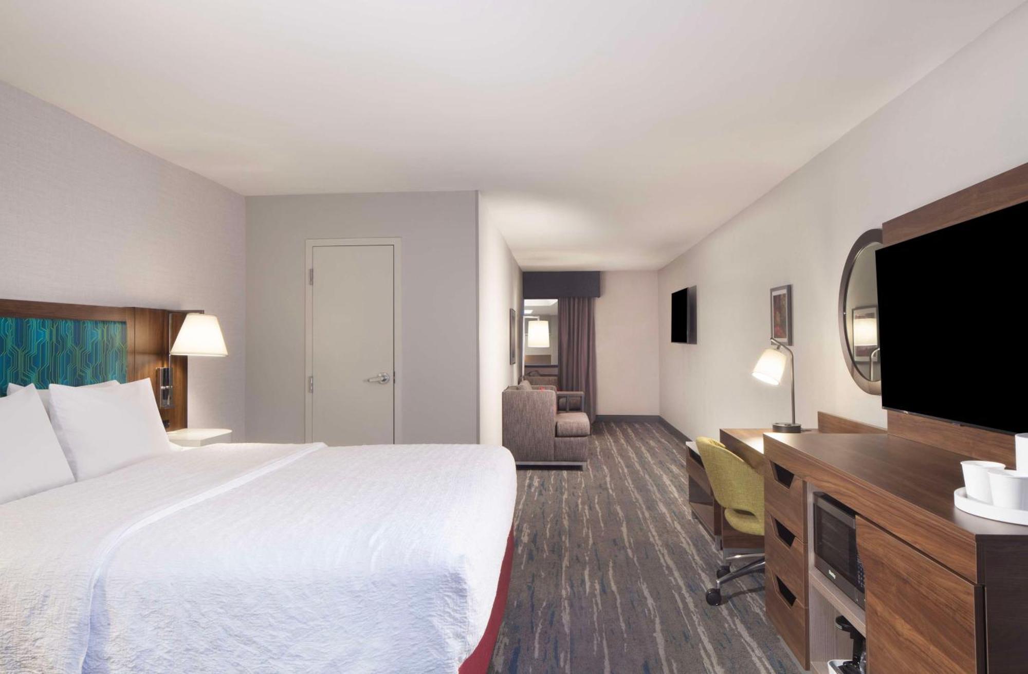 Hampton Inn Атенс Экстерьер фото