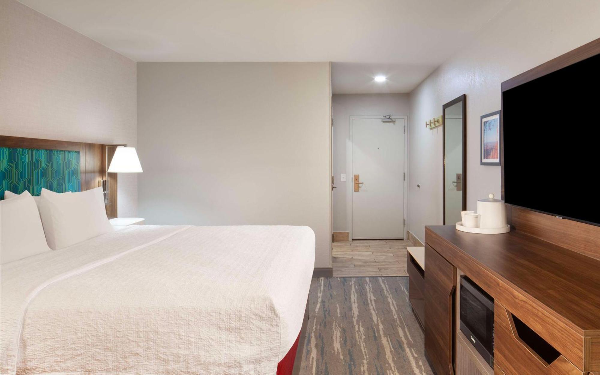 Hampton Inn Атенс Экстерьер фото