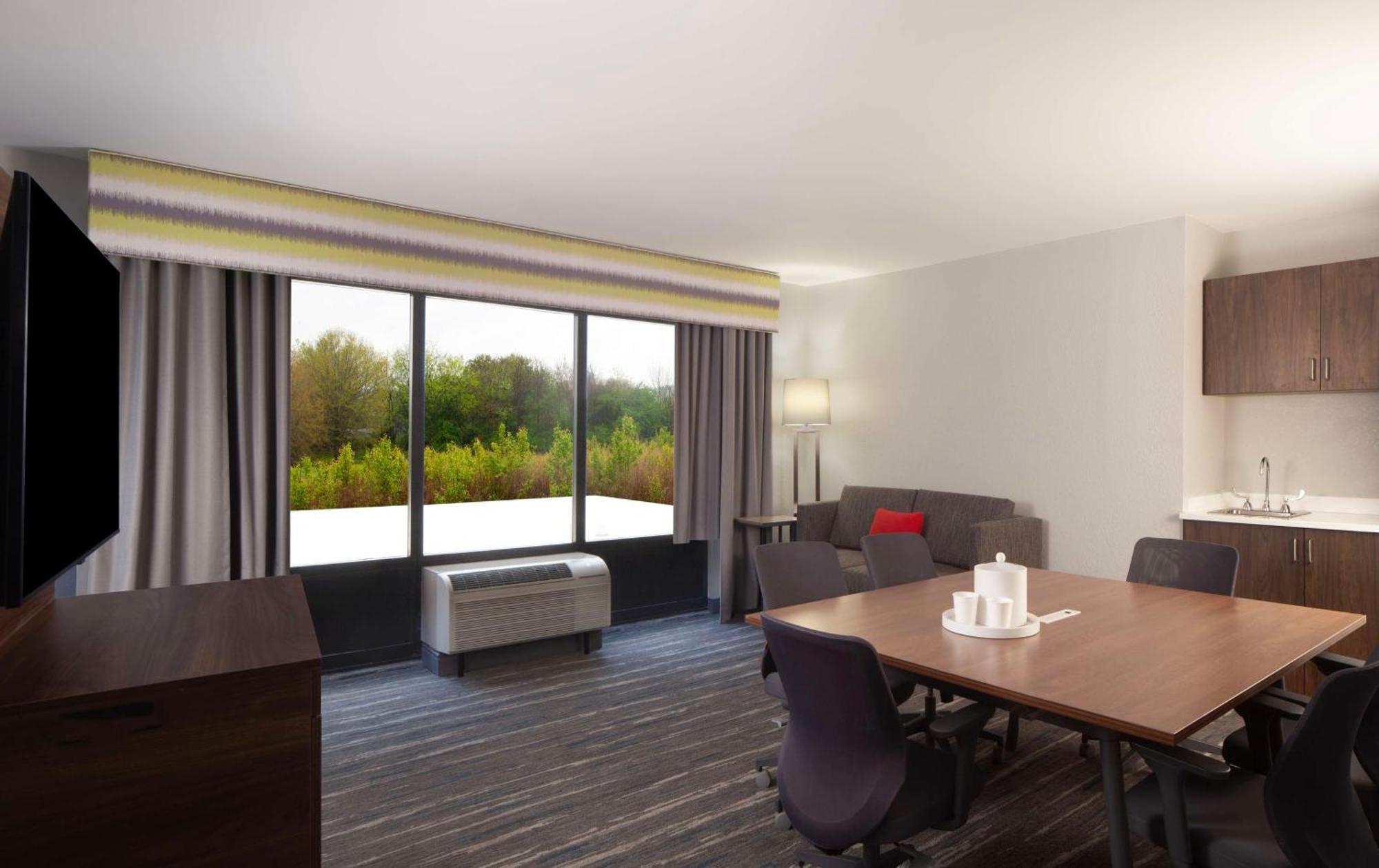 Hampton Inn Атенс Экстерьер фото