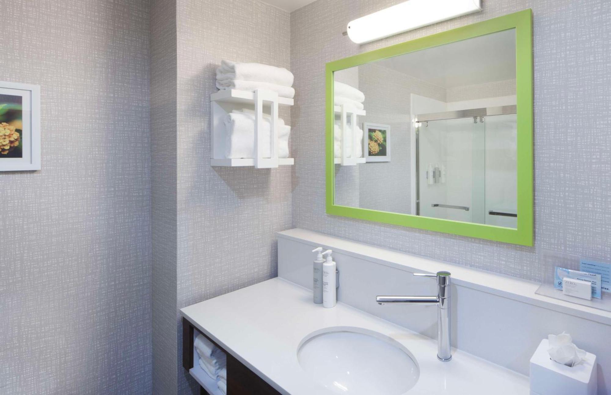 Hampton Inn Атенс Экстерьер фото