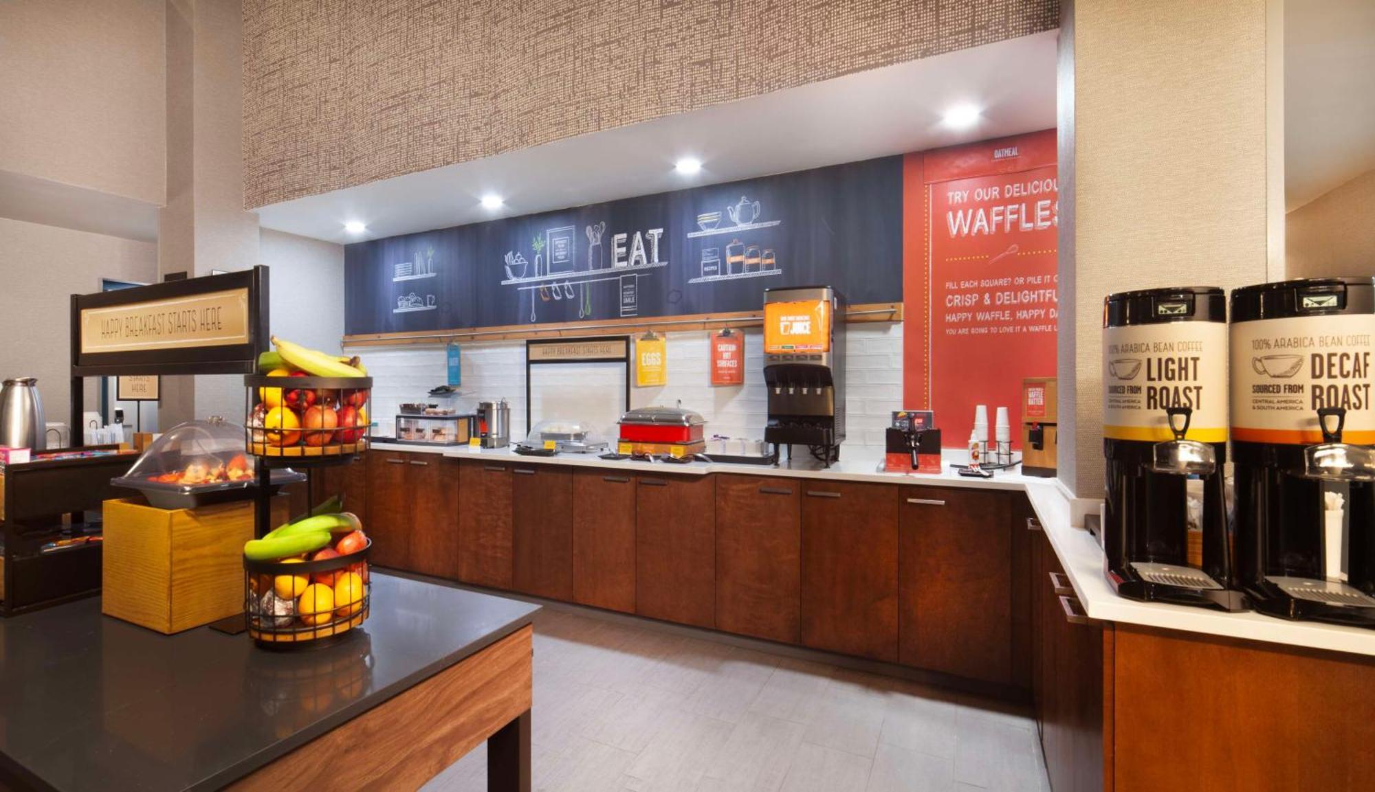 Hampton Inn Атенс Экстерьер фото