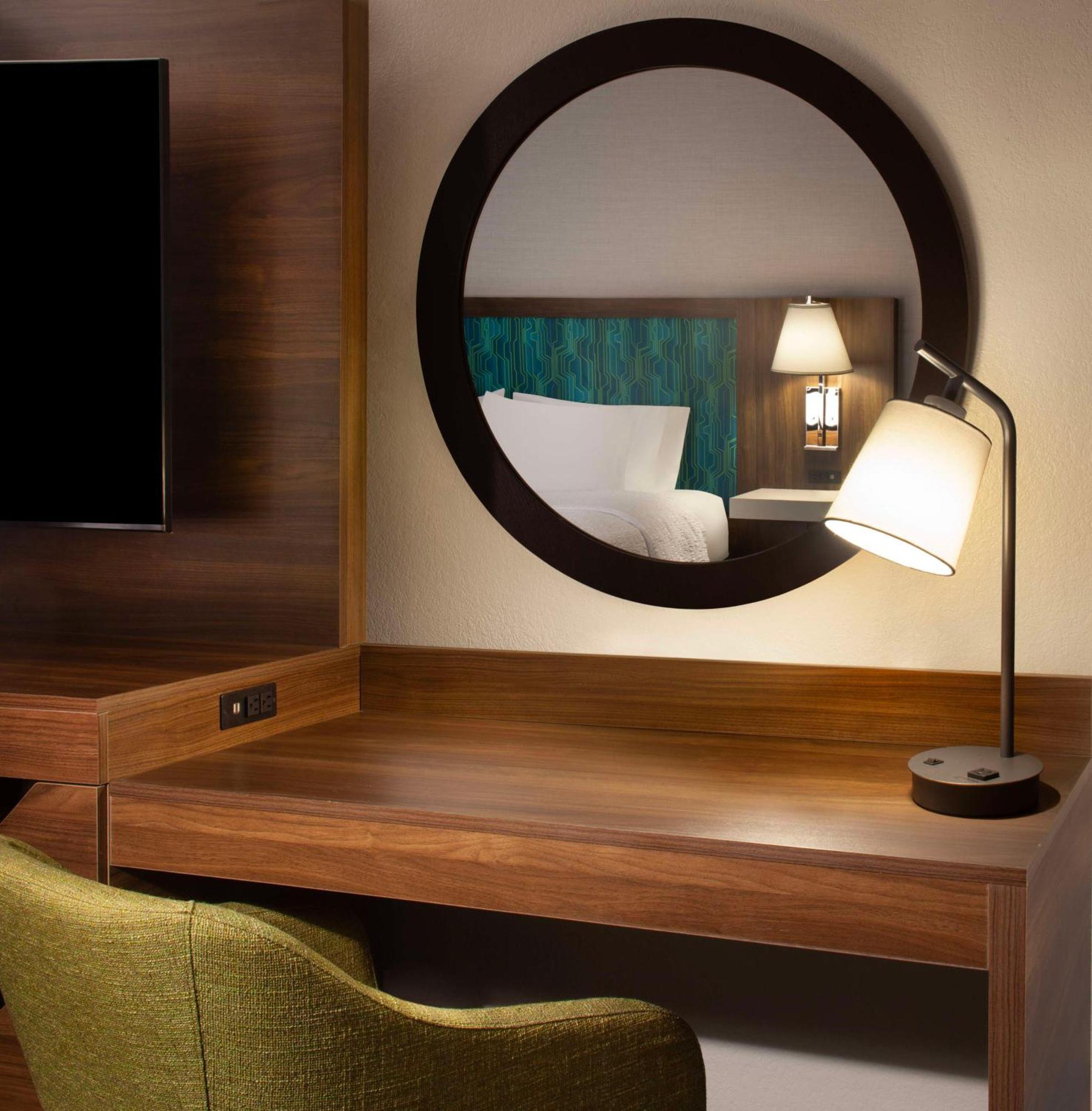 Hampton Inn Атенс Экстерьер фото