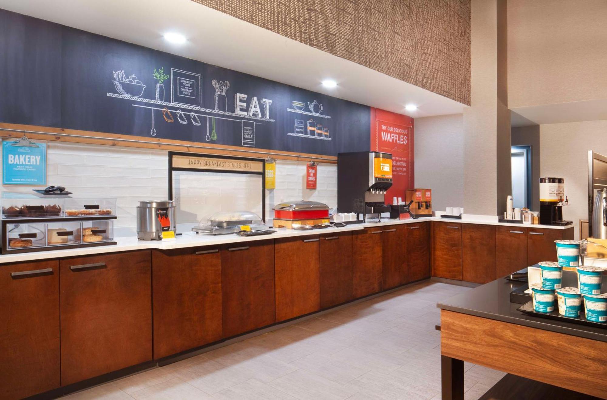 Hampton Inn Атенс Экстерьер фото