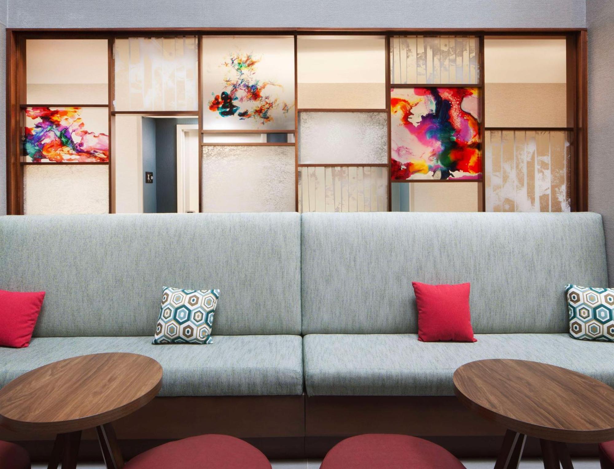Hampton Inn Атенс Экстерьер фото