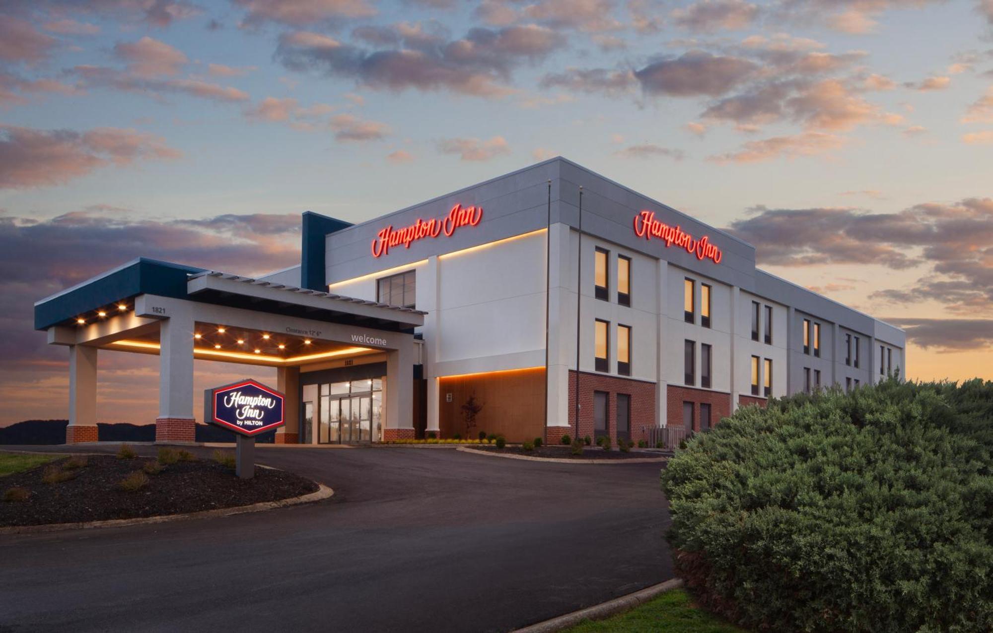 Hampton Inn Атенс Экстерьер фото