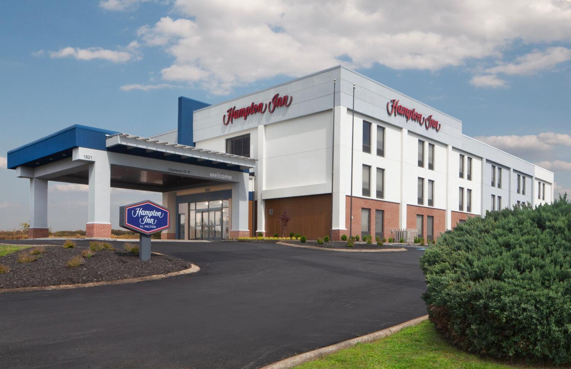 Hampton Inn Атенс Экстерьер фото
